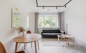 Central Apartment In Architectural Street